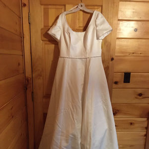 Paloma Blanca Wedding Dress - Size 16